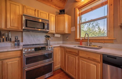Emigrant Cabin | Elk Cabin: Epic Views of the Yellowstone River
