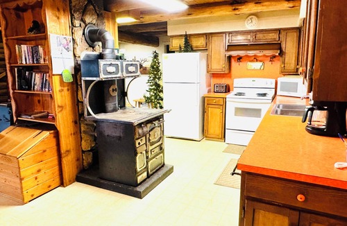 Dixie House | Elk City Escape - Amazing Views, Elk, & Wildlife