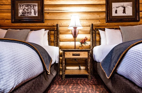 Jackson Hotel | Elk Country Inn