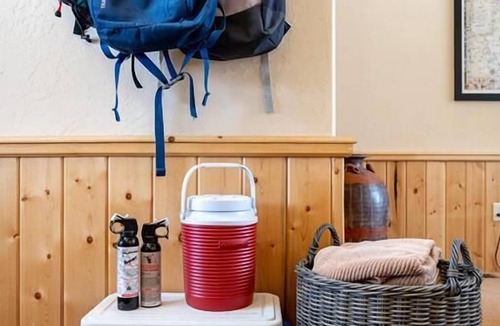Lazy Acres House | Elk Crossing - Only 8 miles from West Yellowstone and the National Park!