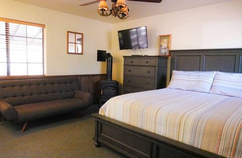Payson Cabin | Elk Haven Cabins - Cabin 1