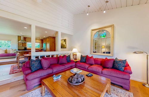 Elkhorn Village Condo | Elk Horn home with golf course views, private hot tub, & shared pool - dogs ok