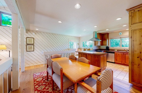 Elkhorn Village Condo | Elk Horn home with golf course views, private hot tub, & shared pool - dogs ok