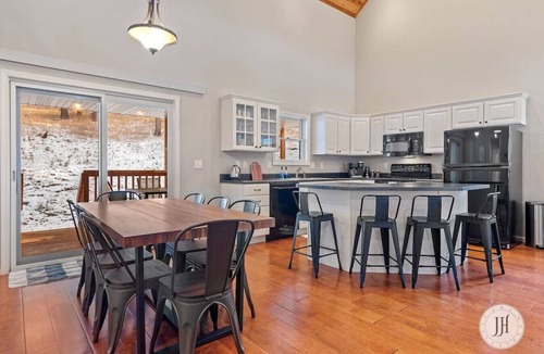 Custer House | Elk Ridge-Fire Place-Custer