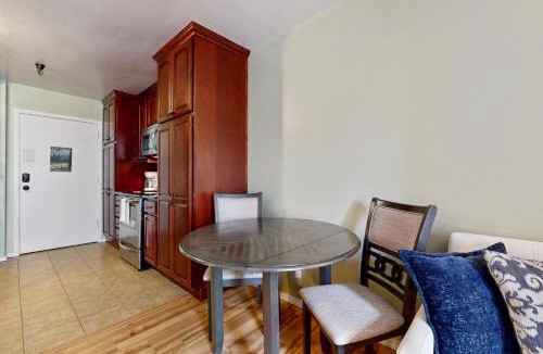 Elkhorn Village Hotel | Elkhorn Angani 54