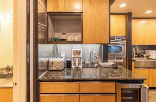 Elkhorn Village Condo | Elkhorn Retreat: Condo with Pond Views, Pool & Pet-Friendly