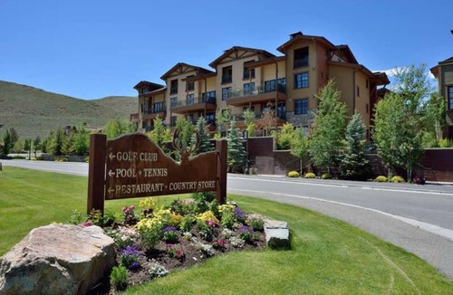 Elkhorn Village Condo | Elkhorn Springs Condo with Elkhorn Amenities
