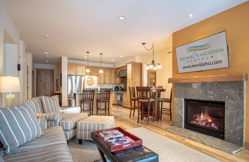 Elkhorn Village Condo | Elkhorn Springs Sanctuary - Pool/hot Tub/underground Parking