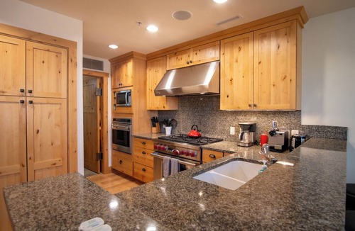 Elkhorn Village Condo | Elkhorn View Retreat