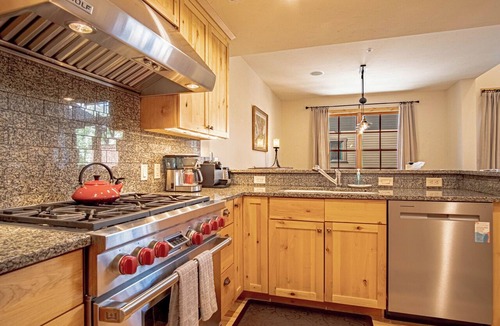 Elkhorn Village Condo | Elkhorn View Retreat