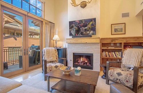 Elkhorn Village Condo | Elkhorn View Retreat