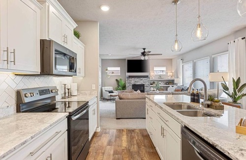 Jefferson House | Elkhorn West Omaha 4br 3ba Safe Quiet Neighborhood