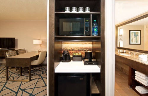 Tigard Hotel | Embassy Suites by Hilton Portland Tigard