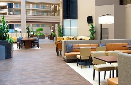 East Lake Hills Hotel | Embassy Suites by Hilton Seattle Bellevue