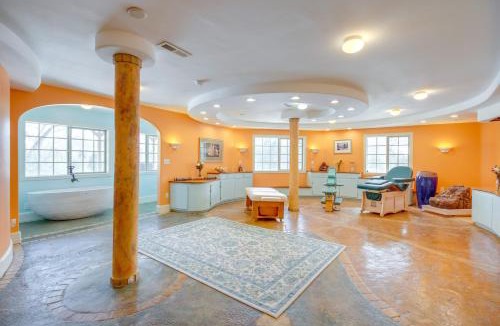 Emigrant Villa | Emigrant Lodge w/Spa: 3 Suites Near Yellowstone