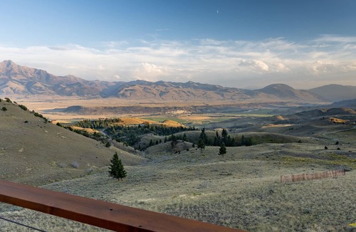 Emigrant House | Emigrant Peak Vista -Incredible Sky High Views of Paradise Valley On 27 Acres