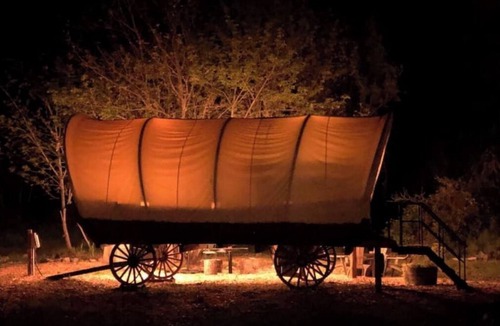 Murphy House | Enchanted Conestoga Wagon on the Applegate River