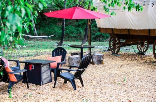 Murphy House | Enchanted Conestoga Wagon on the Applegate River