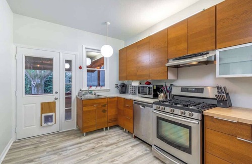 Hosford-Abernethy House | Enchanting 2BR Portland Home ~ 92 WalkScore