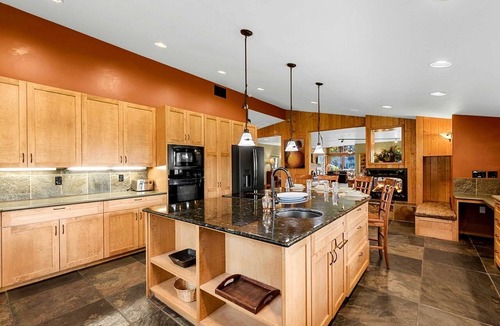Leavenworth Cabin | Enchanting Cabin Rental with Private Hot Tub, Heated Stone Floors, and Stunning Views near Leavenworth, Washington