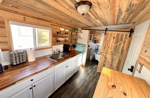 Ruch Apartment | Enchanting Getaway: Farmhouse and Tiny House Duo