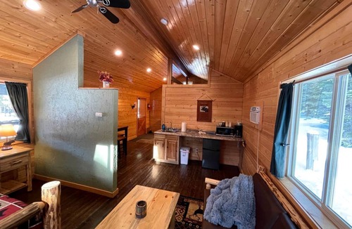 Thompson Falls House | Enchanting Rental with Indoor Jacuzzi and Little Terrace in Montana