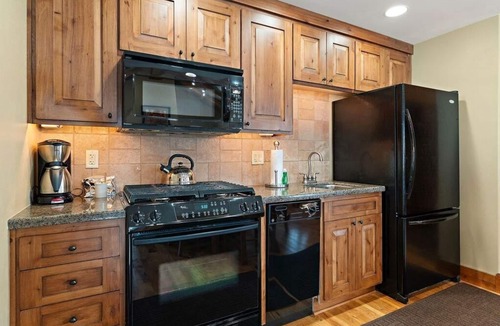 Tamarack Resort Cottage | Encore Ski Cottage|Includes Two 1-Day Lift Tickets