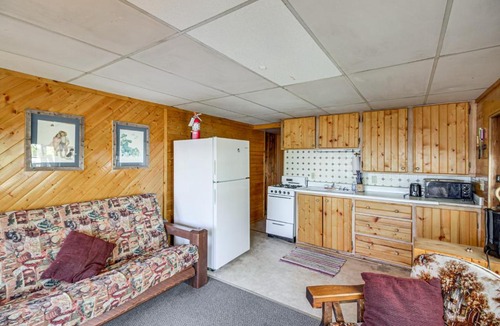 Puposky House | Endless Fun! Lakefront Cabin at Birch Haven Resort