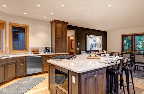 North Gros Ventre House | Endless Retreat w/ Indoor & Outdoor Living, Views, Priv. Hot Tub | Abode at Sleeping Indian