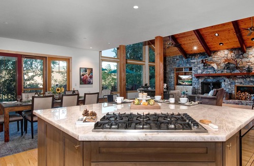 North Gros Ventre House | Endless Retreat w/ Indoor & Outdoor Living, Views, Priv. Hot Tub | Abode at Sleeping Indian