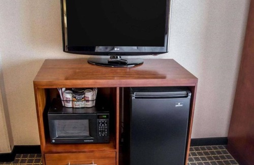 Far Southwest House | Enjoy a spacious stay near downtown Portland!
