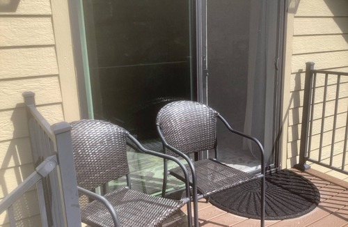 Newberg Apartment | Enjoy a weekend in Oregon's Amazing Wine Country