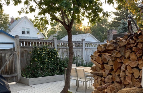 Livingston House | Enjoy Livingston's historic neighborhood!