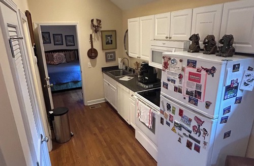 Shelby Hills Apartment | Enjoy Nashville from the Back Porch