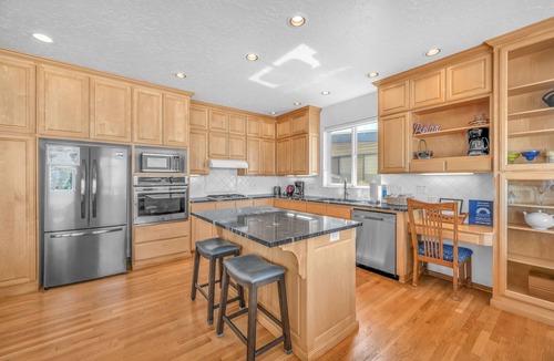Gleneden Beach House | Enjoy the beach from this Ocean Front home with a Hot Tub and Large Deck