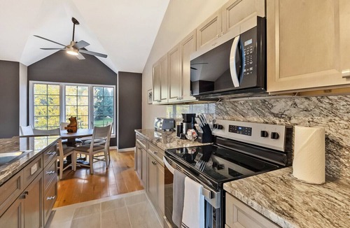 Edwards Villa | Enjoy this recently remodeled, pet friendly townhouse in Edwards, CO
