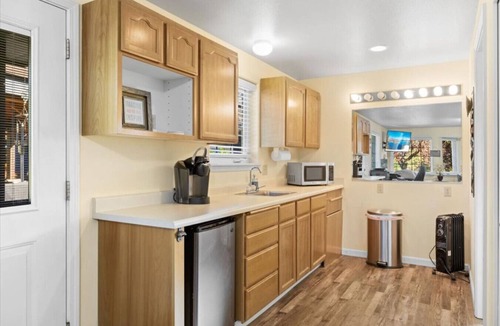 Medford House | Entertainment Home on Golf Course - Hot Tub/Pool