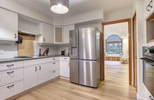 Point Roberts House | Entire Home Beautiful 3BR Renovated 2026 Sauna + Jetted Tub Huge Garden
