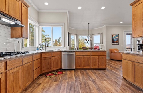 Baker City House | Entire Scenic Views Estate, Gorgeous 6 Bdrm, 5.5 Bath, Local Golfing 50% Off!