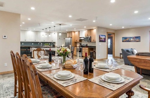 Leigh Creek Estates Cabin | Entire Teton Crest Lodge Sleeps 30. Hot tub, views