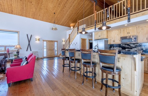 Driggs Ski Chalet | Equipped family-sized ski chalet in Driggs, ID a short drive to Grand Targhee.