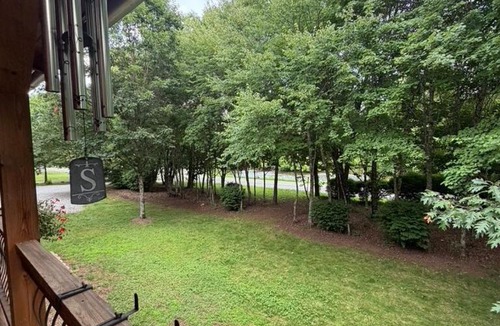 Sylva House | EriVio Walteri-Riverfront-Private Entry