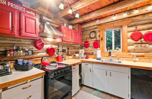 Leavenworth Cabin | Escape to 5 Private Acres | River Access, Hot Tub & Wildlife Watching