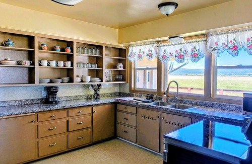 Fort Klamath House | Escape to Fort Klamath!