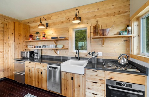 Sandpoint Apartment | Escape to Serenity: Lookout Tower with Hot Tub, near Schweitzer and Dog-Friendly
