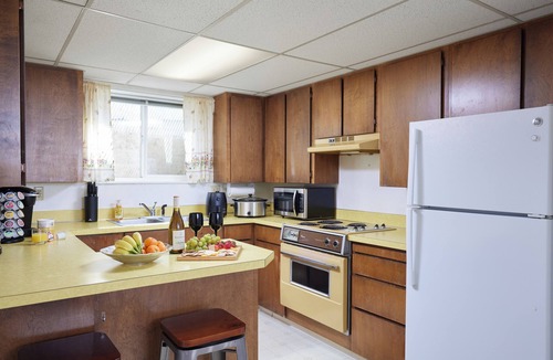 College Place Apartment | ESCAPE TO WALLA WALLA WINE COUNTRY — YOUR PRIVATE KING SUITE ACROSS FROM TH.