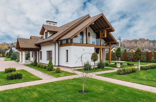 Moose House | Escape to Wilderness Bliss in a Luxury Lodge Your Ultimate Nature Retreat Awaits