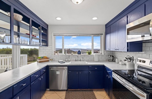 West End House | EV Charger-Spacious! Peek-a-Boo Water View+Game Room - Pool Table