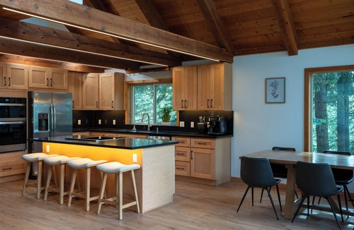 Cle Elum Cabin | Evergreen Escape Cabin HotTub/Sauna/Pet-Friendly Cle Elum
