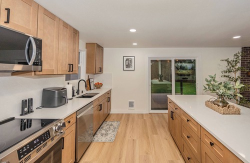 Oak Harbor House | Evergreen Escape: Sauna, Cold Plunge & Hot Tub Near the beautiful Deception Pass
